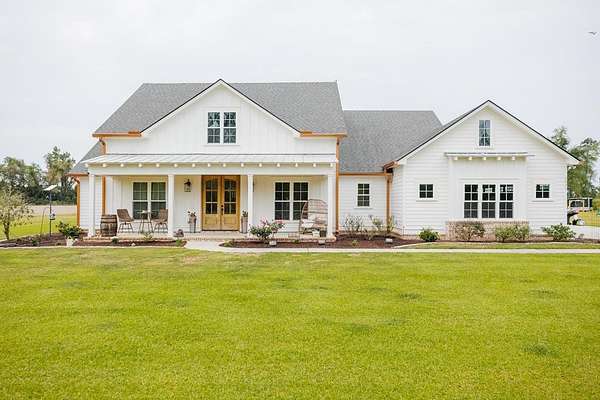 18.7 Acres of Land with Home for Sale in Lake Park, Georgia