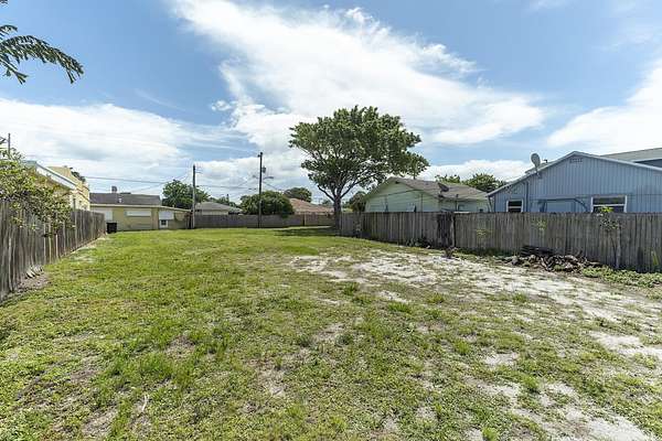 0.16 Acres of Residential Land for Sale in Lake Worth Beach, Florida