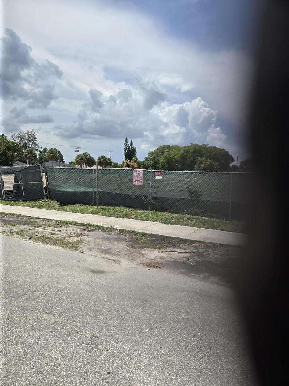 1 Acre of Residential Land for Sale in Okeechobee, Florida