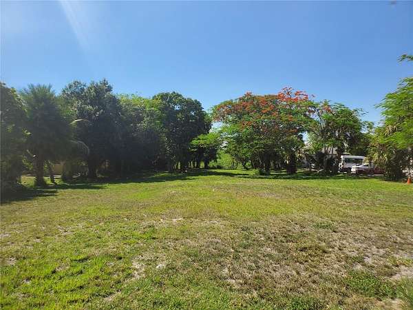 0.75 Acres of Residential Land for Sale in Pahokee, Florida