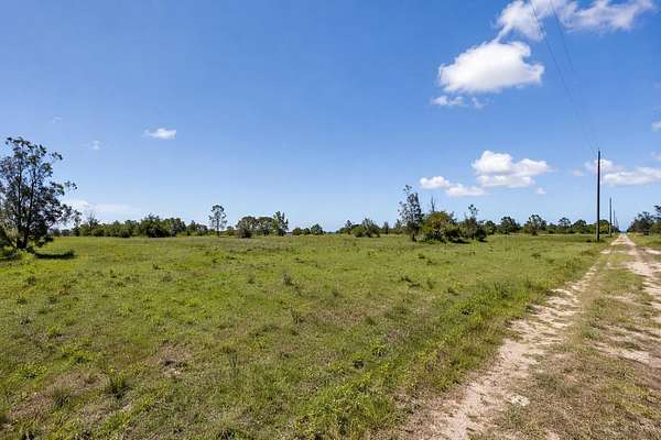 1.25 Acres of Residential Land for Sale in Okeechobee, Florida