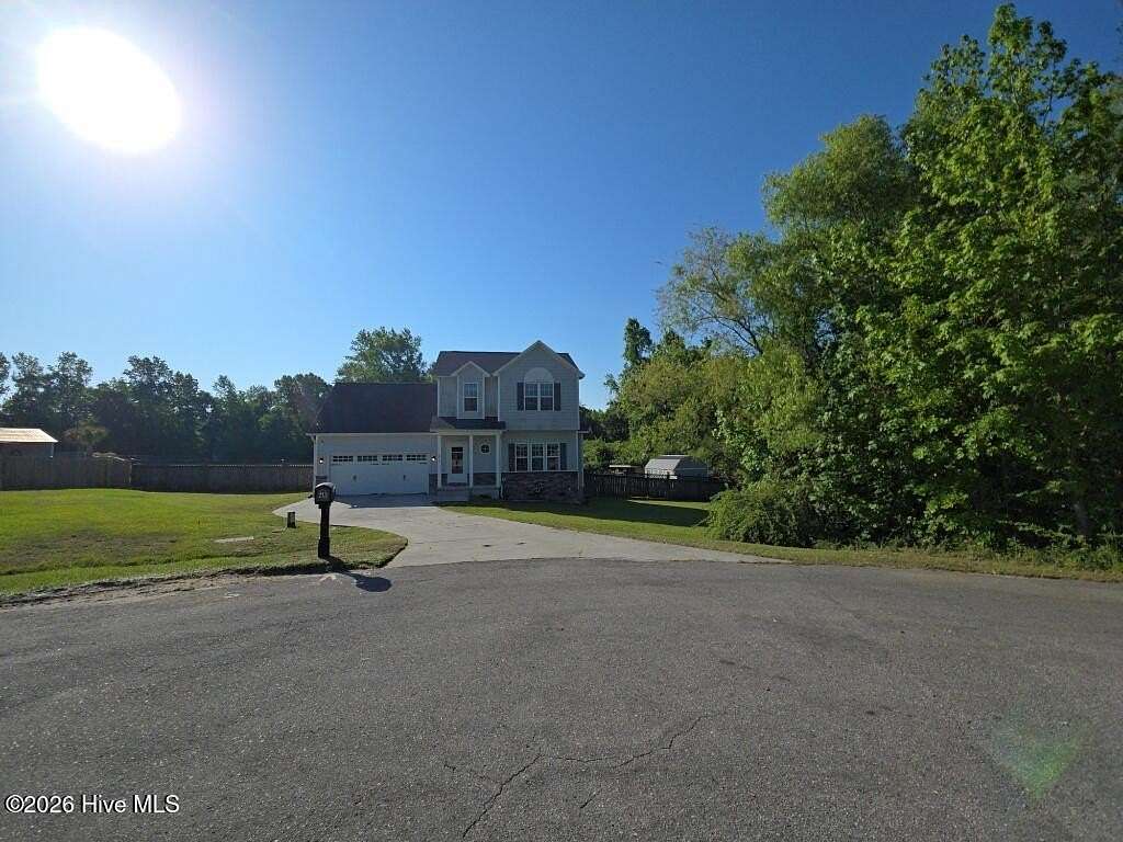 2.29 Acres of Land with Home for Lease in Richlands, North Carolina