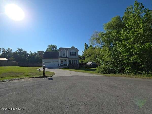 2.29 Acres of Land with Home for Lease in Richlands, North Carolina