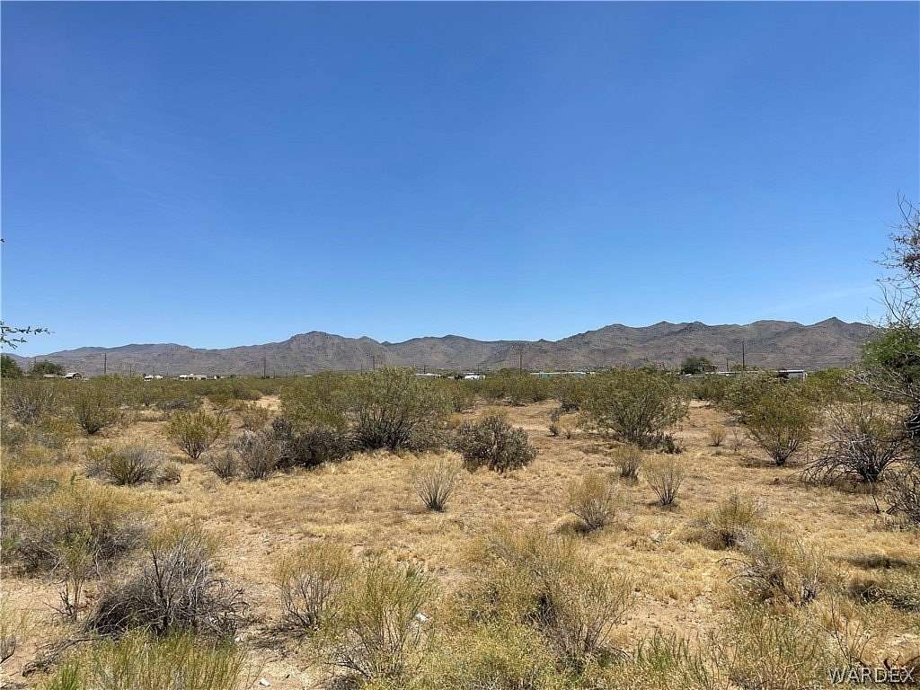 2.2 Acres of Residential Land for Sale in Golden Valley, Arizona