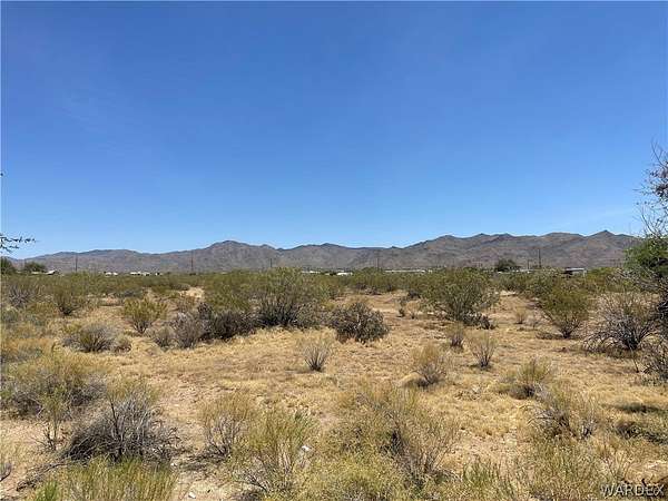 2.2 Acres of Residential Land for Sale in Golden Valley, Arizona