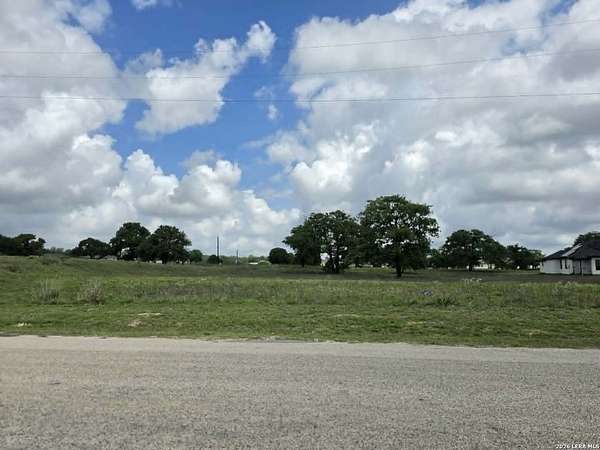 1.25 Acres of Residential Land for Sale in La Vernia, Texas