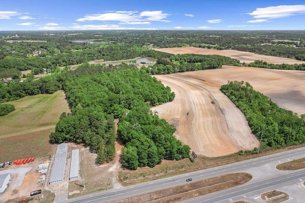 8 Acres of Mixed-Use Land for Sale in Cowarts, Alabama