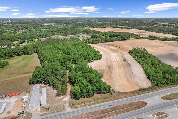 8 Acres of Mixed-Use Land for Sale in Cowarts, Alabama