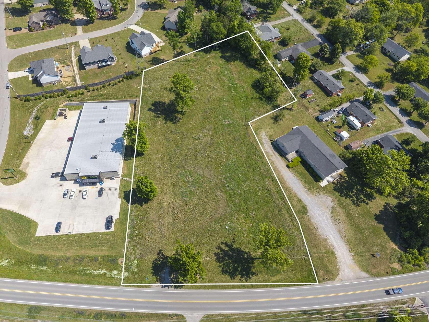 2 Acres of Commercial Land for Sale in Hartsville, Tennessee