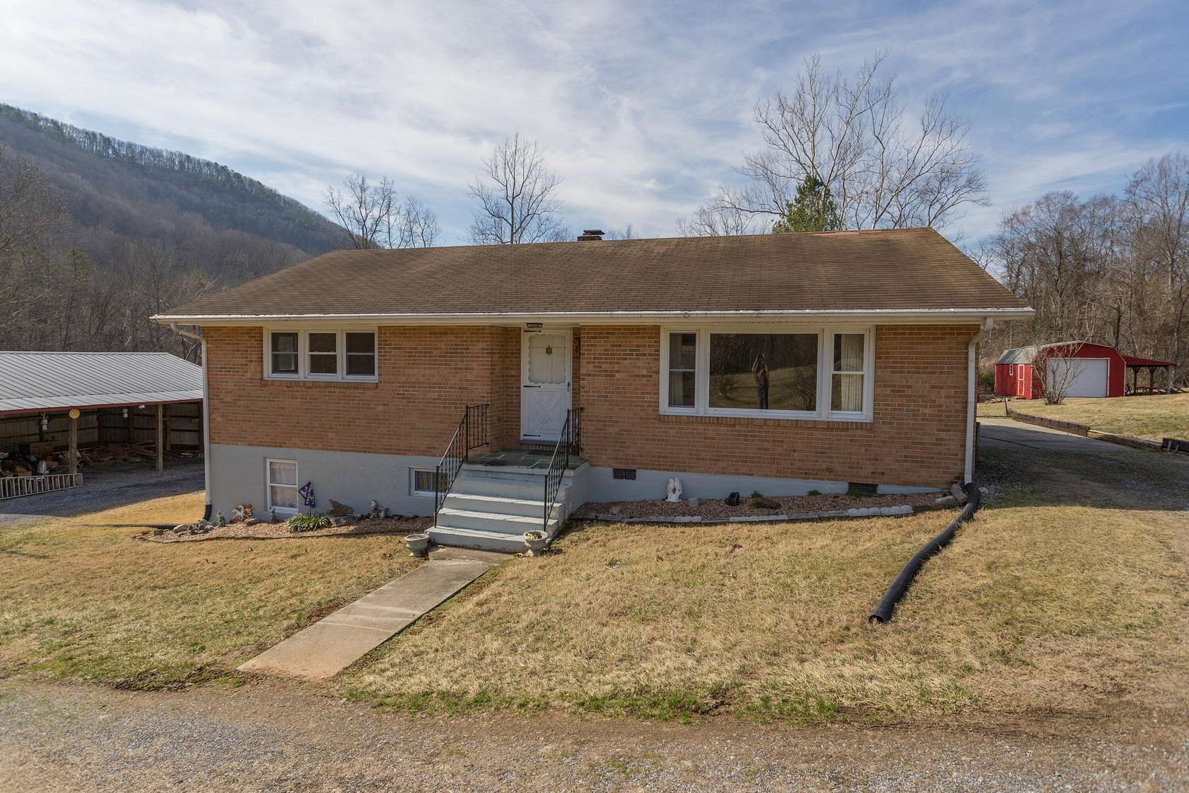 12.6 Acres of Land with Home for Sale in Natural Bridge Station, Virginia