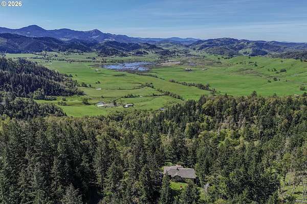 134 Acres of Recreational Land with Home for Sale in Roseburg, Oregon
