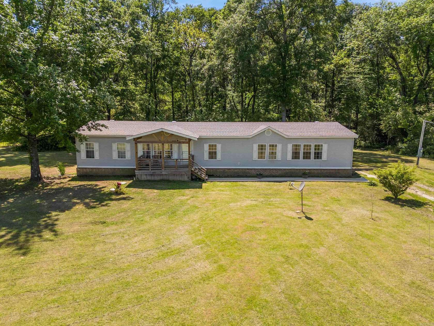 6.9 Acres of Land with Home for Sale in El Paso, Arkansas