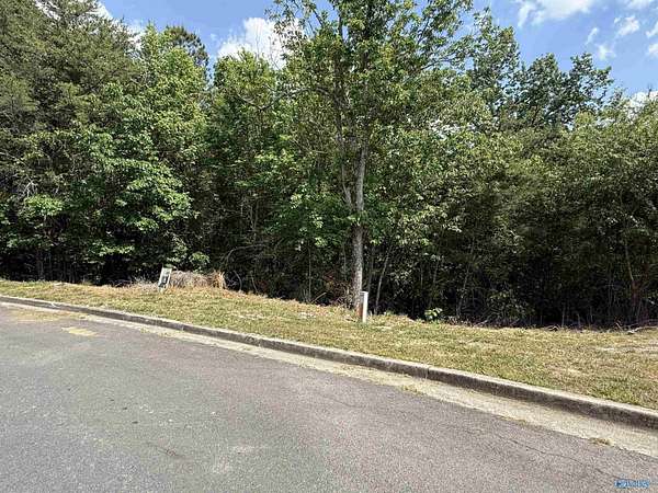 0.79 Acres of Land for Sale in Guntersville, Alabama