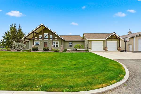 3 Acres of Land with Home for Sale in Sunnyside, Washington