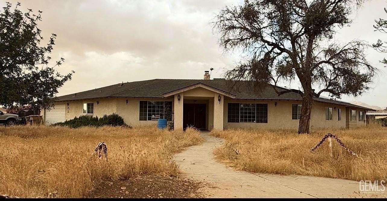 4.64 Acres of Land with Home for Sale in Bakersfield, California