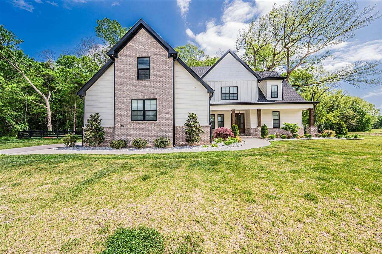 2 Acres of Land with Home for Sale in Bowling Green, Kentucky