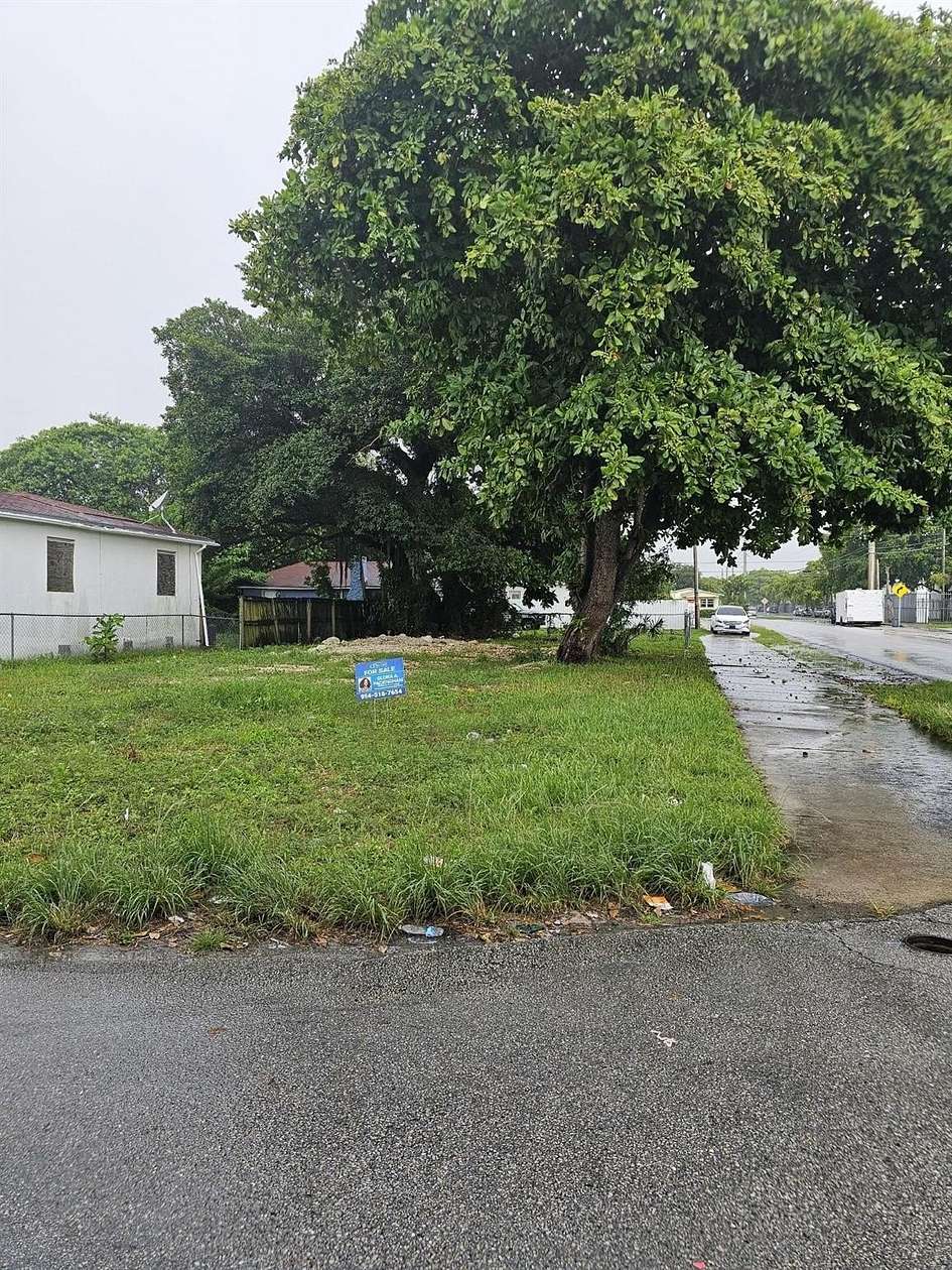0.1 Acres of Residential Land for Sale in Miami, Florida