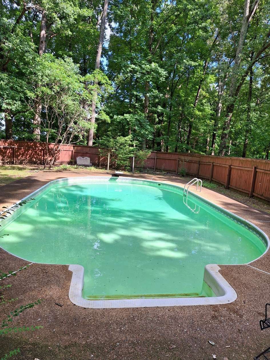5.88 Acres of Land with Home for Sale in Tullahoma, Tennessee