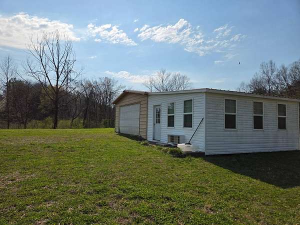 1.29 Acres of Mixed-Use Land for Sale in Waynesboro, Tennessee