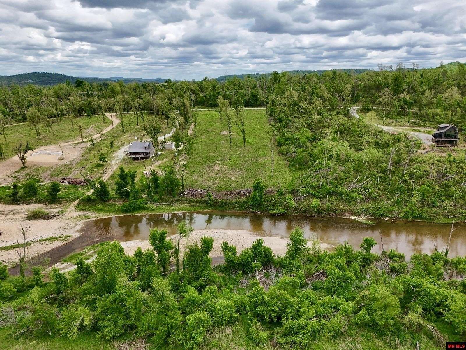 3 Acres of Residential Land for Sale in Yellville, Arkansas