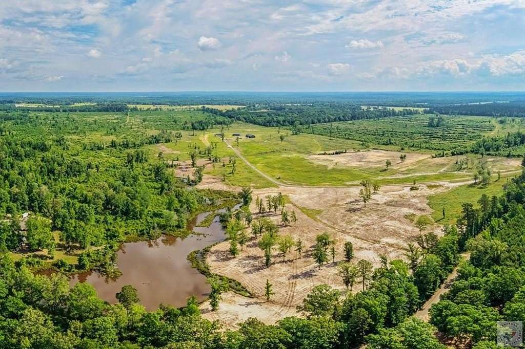 100 Acres of Land with Home for Sale in Texarkana, Arkansas