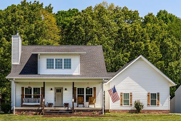 5.28 Acres of Land with Home for Sale in Portland, Tennessee