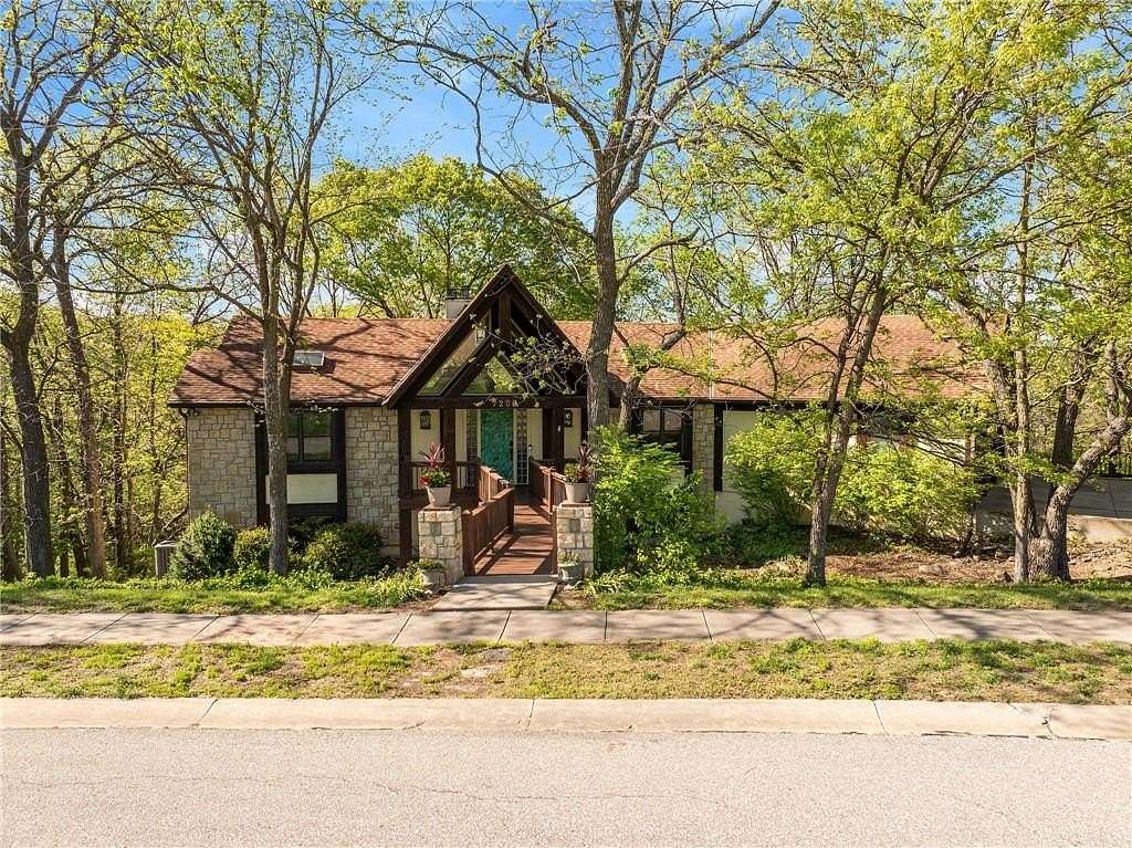 1.65 Acres of Land with Home for Sale in Kansas City, Missouri