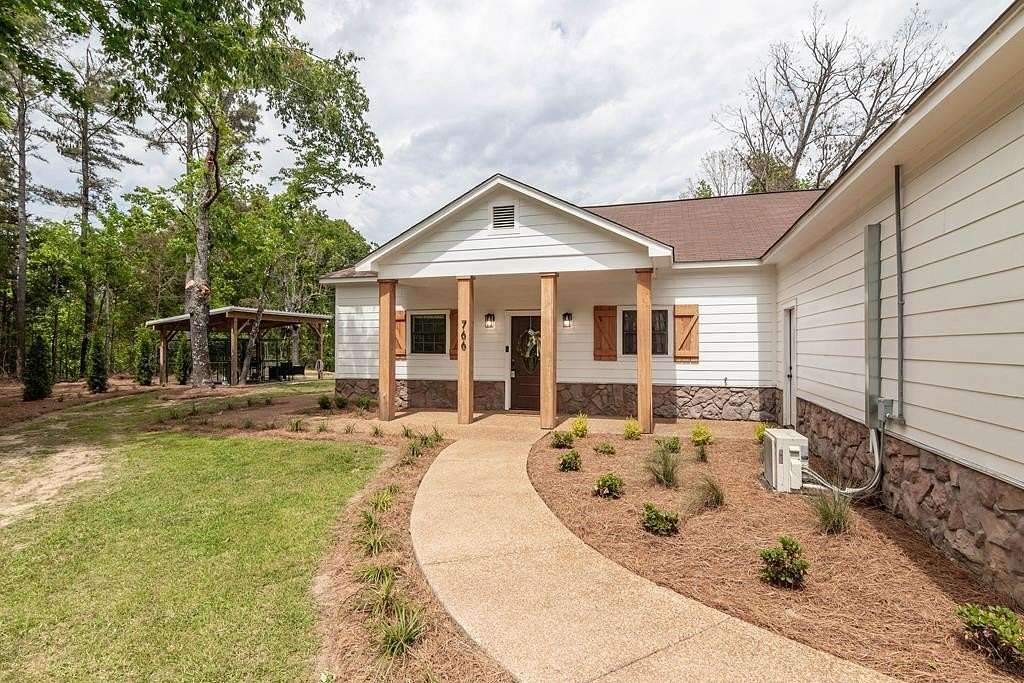 2 Acres of Land with Home for Sale in Abbeville, Mississippi