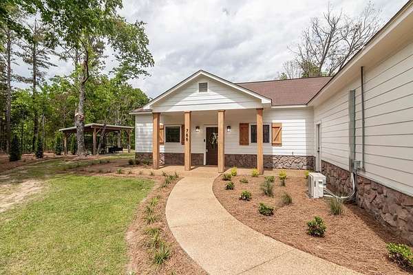 2 Acres of Land with Home for Sale in Abbeville, Mississippi