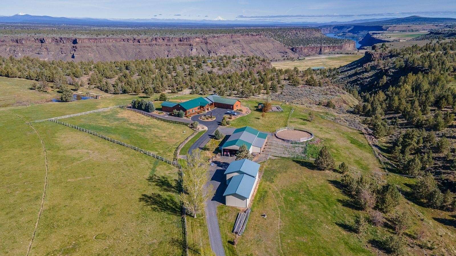 119 Acres of Land with Home for Sale in Culver, Oregon
