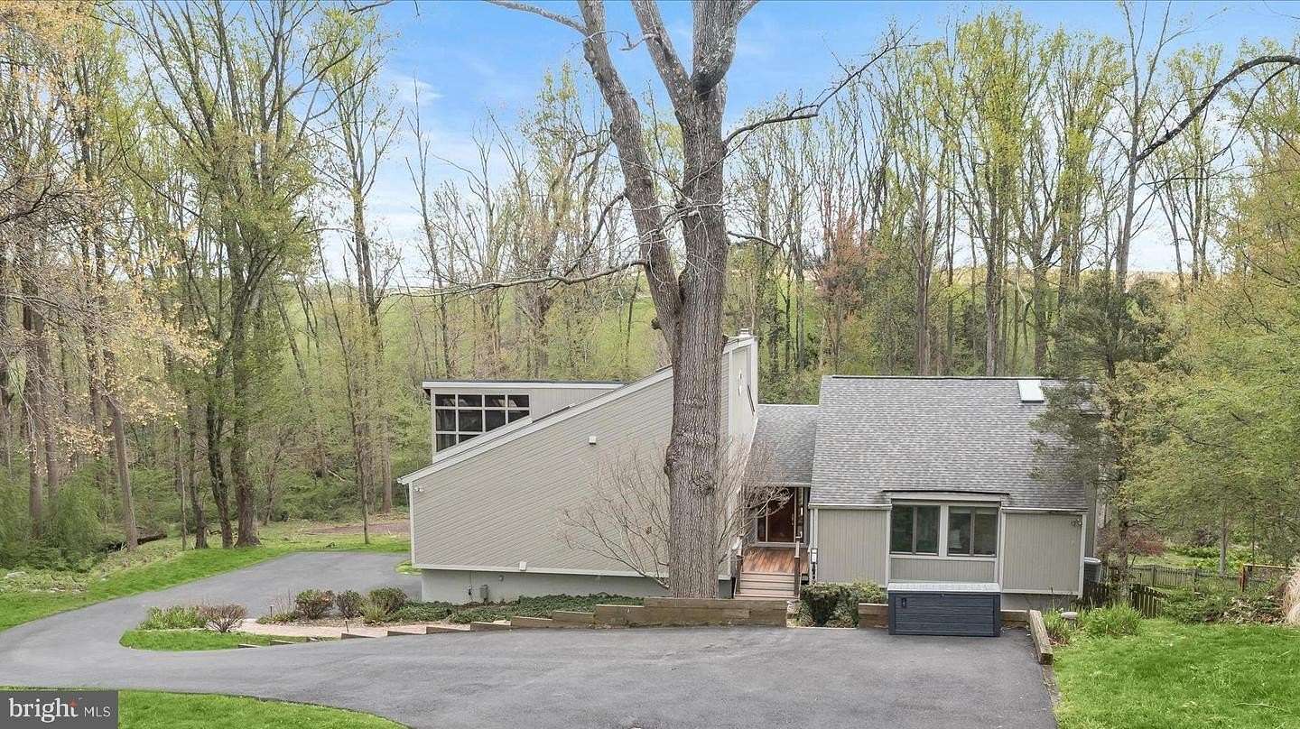 3.3 Acres of Land with Home for Sale in Glenelg, Maryland