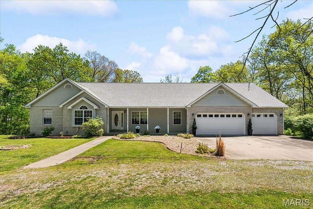 2.86 Acres of Land with Home for Sale in Highland, Illinois