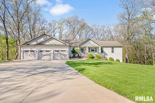 4 Acres of Land with Home for Sale in Athens, Illinois