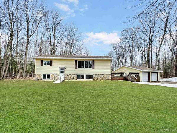 7.35 Acres of Land with Home for Sale in Gladstone, Michigan