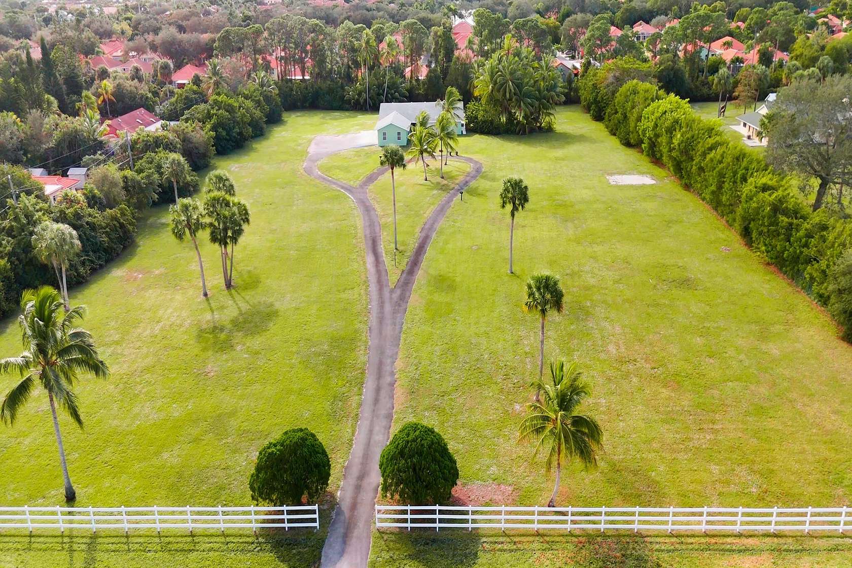 4.63 Acres of Land with Home for Sale in Palm Beach Gardens, Florida
