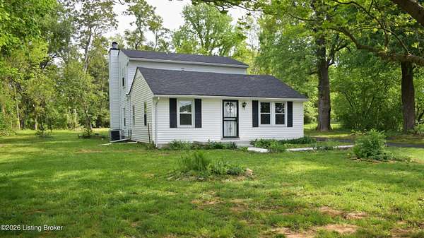 1.7 Acres of Land with Home for Sale in Louisville, Kentucky