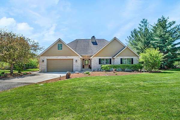 8.22 Acres of Land with Home for Sale in Morris, Illinois