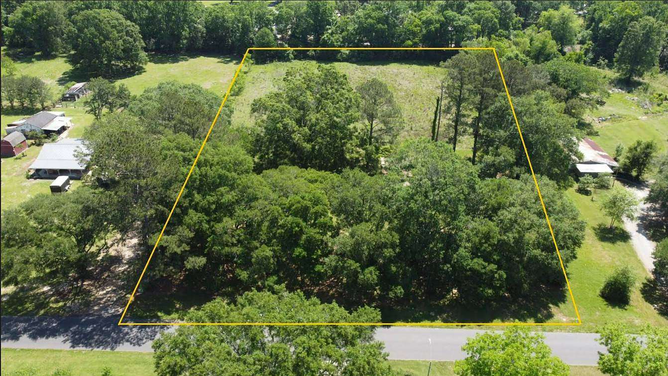 3 Acres of Residential Land for Sale in Zachary, Louisiana