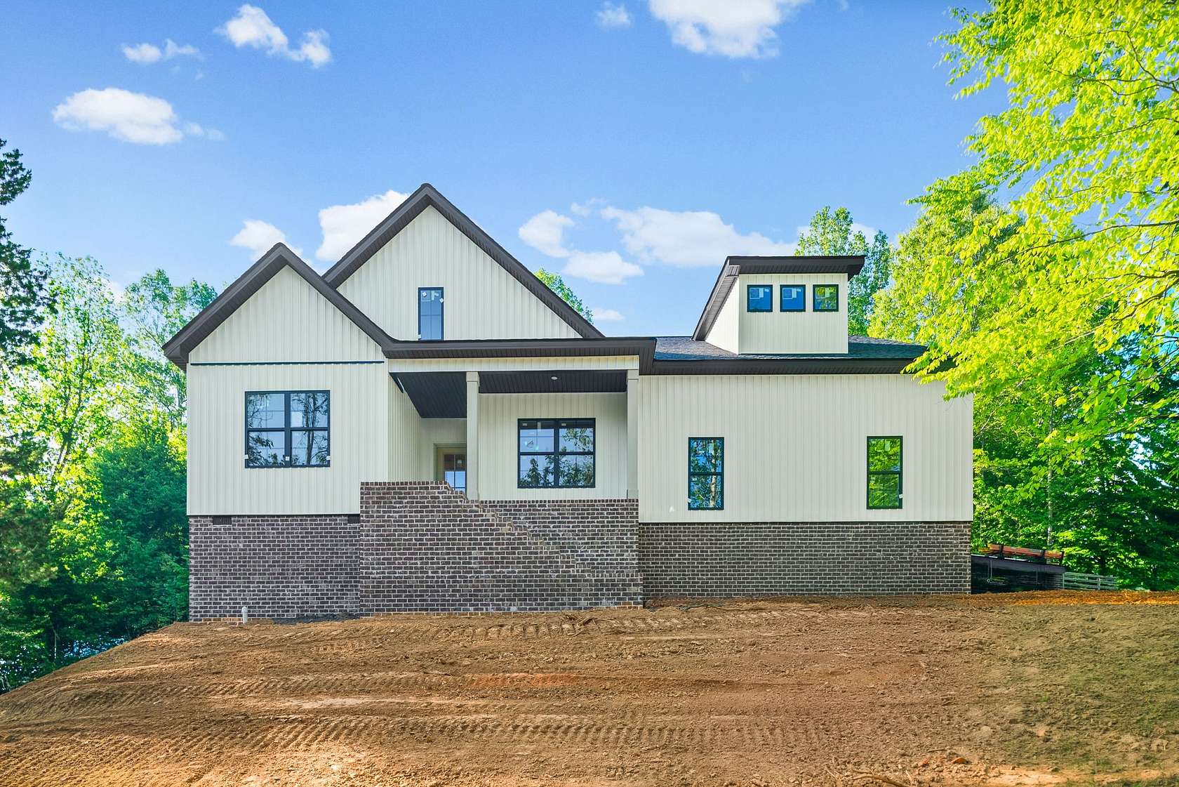 6 Acres of Land with Home for Sale in Palmyra, Tennessee