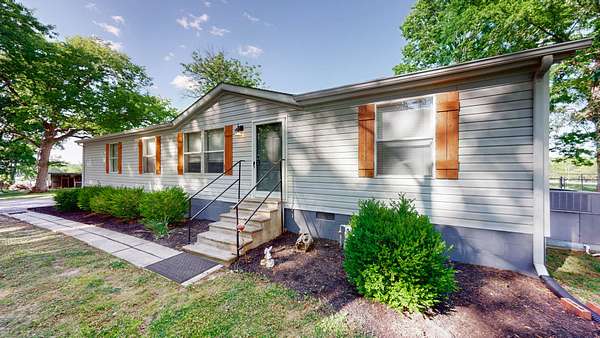 1.78 Acres of Land with Home for Sale in Lebanon, Tennessee