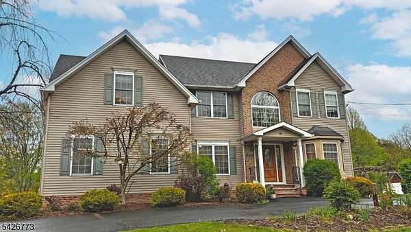 1.73 Acres of Land with Home for Sale in Warren Township, New Jersey