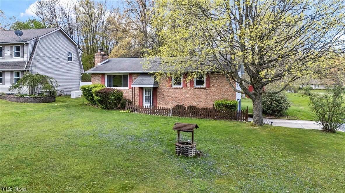 4.53 Acres of Land with Home for Sale in Mineral Ridge, Ohio