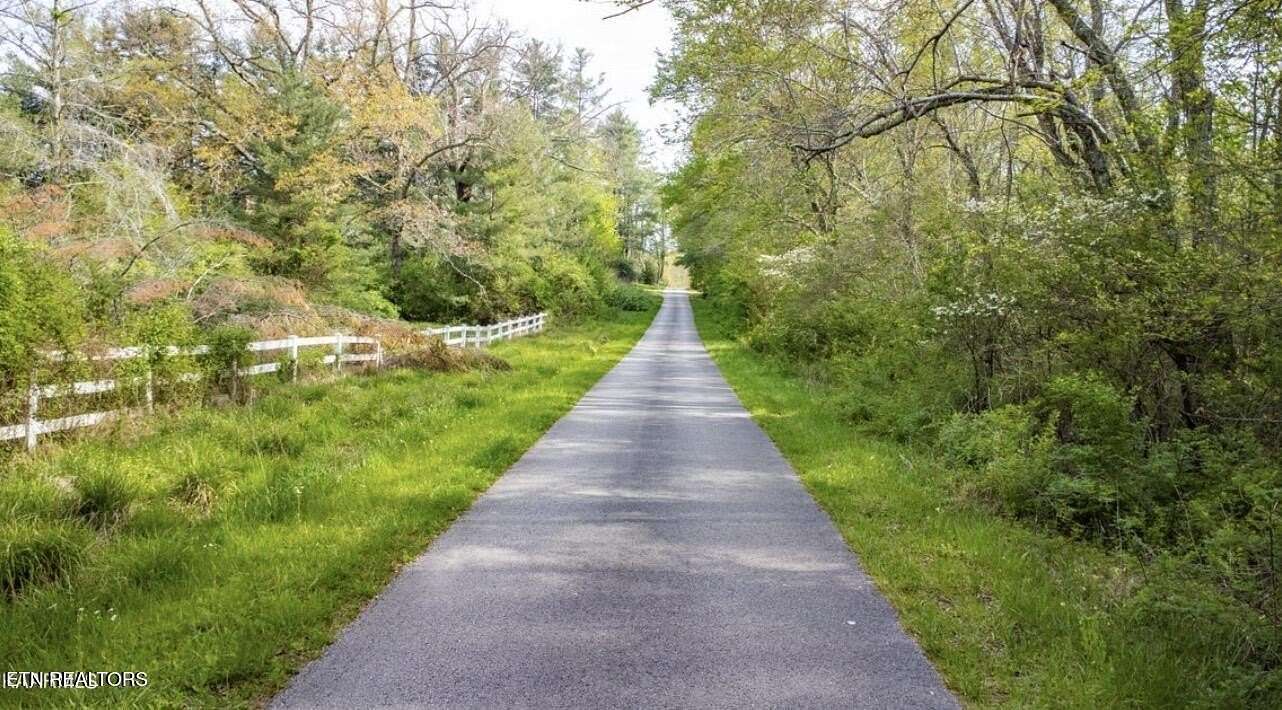 5 Acres of Residential Land for Sale in Crossville, Tennessee