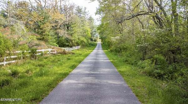 5 Acres of Residential Land for Sale in Crossville, Tennessee