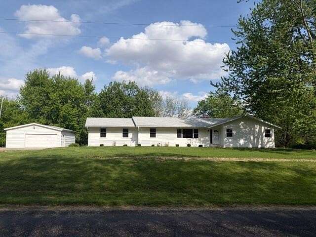 5.47 Acres of Land with Home for Sale in Le Roy, Illinois