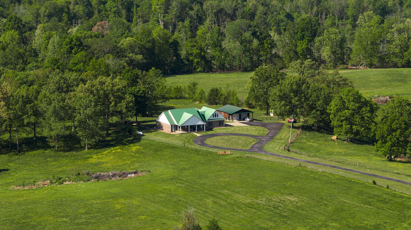 51.5 Acres of Land with Home for Sale in Bowling Green, Kentucky
