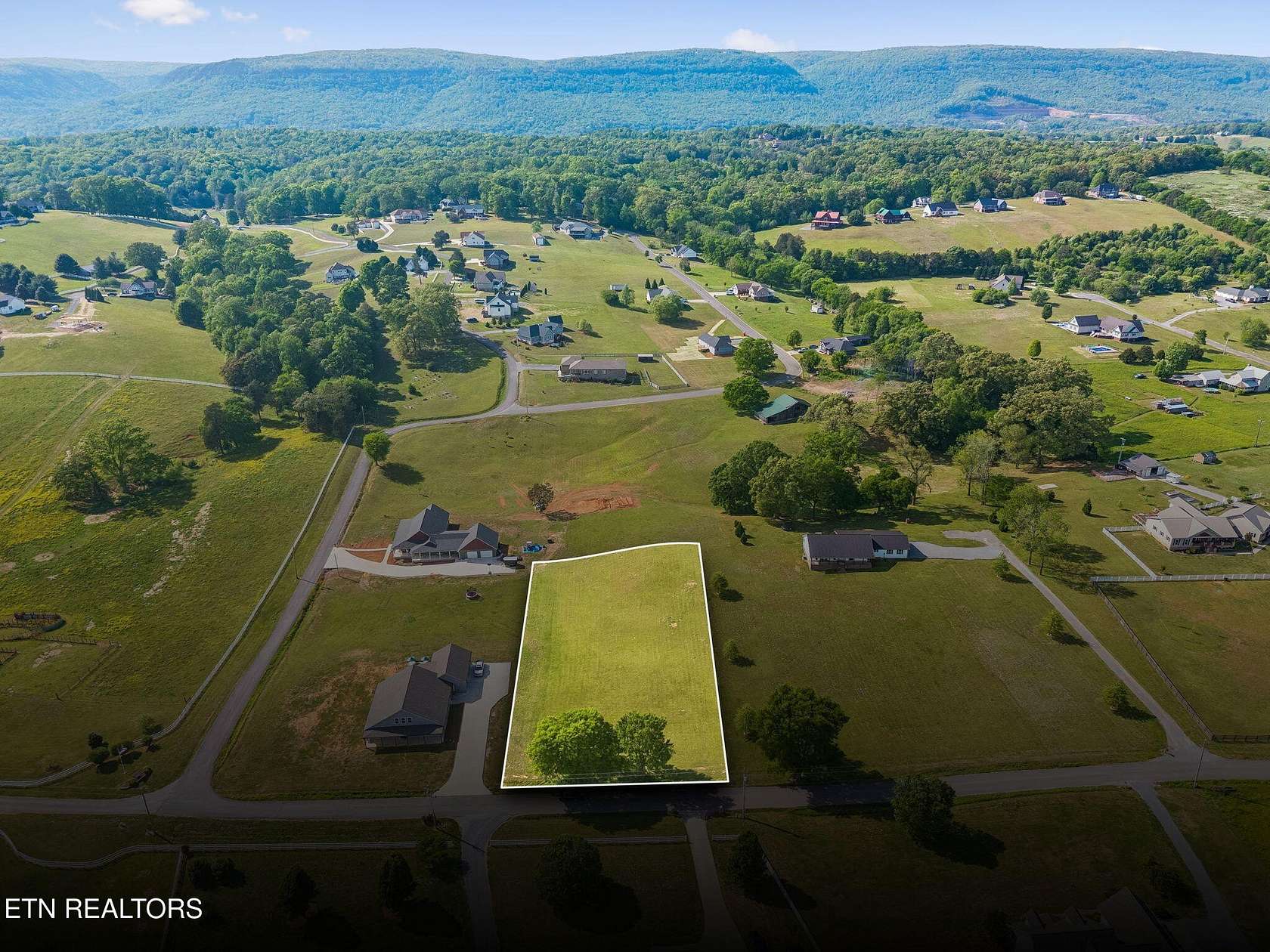 1 Acre of Residential Land for Sale in Dunlap, Tennessee