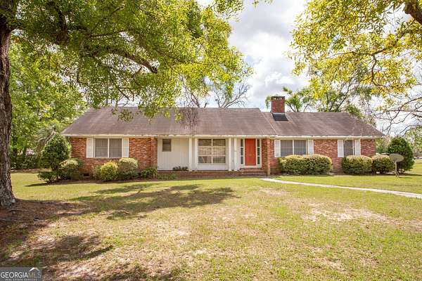 1.52 Acres of Land with Home for Sale in Blackshear, Georgia