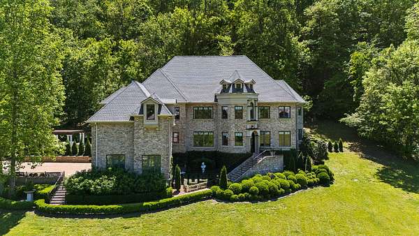 6.14 Acres of Land with Home for Sale in Franklin, Tennessee