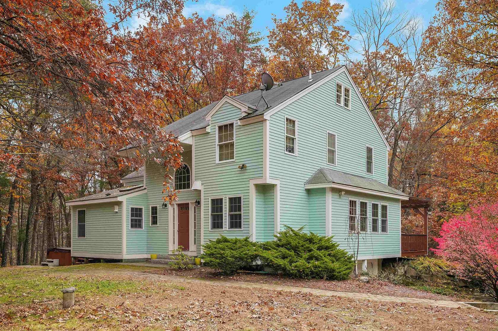 3.22 Acres of Land with Home for Sale in Amherst, New Hampshire